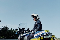 Un Ardennais parmi les douaniers motocyclistes qui défileront sur les Champs-Élysées, en hommage à un collègue disparu 