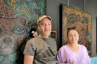 « Nous, on se raconte des histoires », la nostalgie des départs en vacances d'été par Marc Colonna D'Istria et Lora K