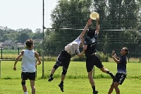 Découverte de l'Ultimate Frisbee avec les Blackbeast Charleville : La Tournée Estivale Ultimate Frisbee (TEUF) fait escale à la Prairie de Torcy