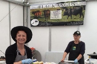 La ferme Warzée et son steak d’Angus sur la Foire agricole de Sedan 