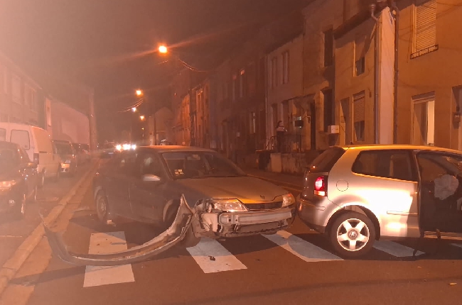 Nouzonville : accident entre deux véhicules, 3 blessés  	